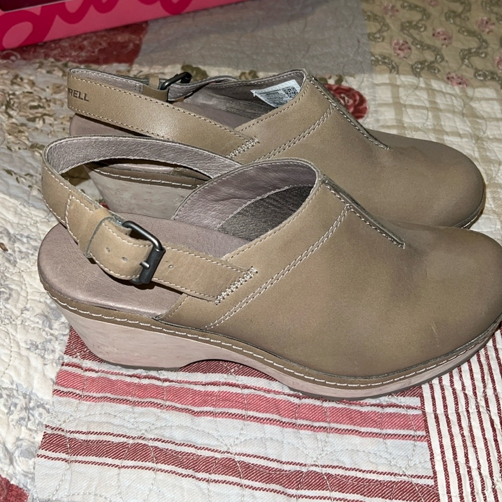 NWT Merrell Halendi Leather Clog Slingback Wedge Moon/tan Women’s 9